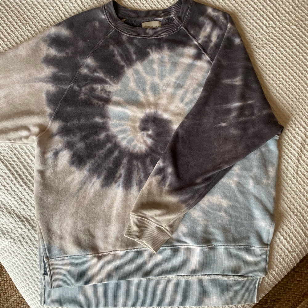 American Eagle Tie Die Sweater